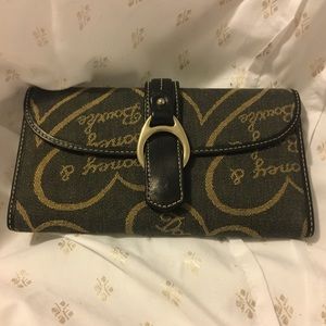 Dooney and Bourke wallet